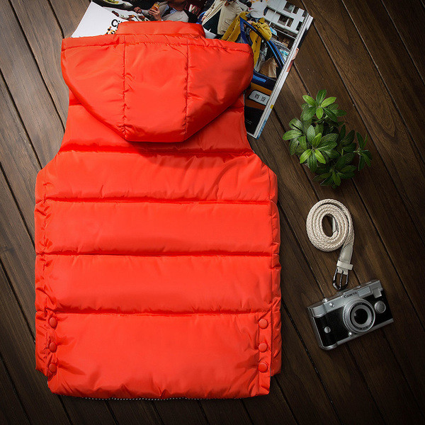 Μοντέρνο ανδρικό γιλέκο με κουκούλα σε διάφορα χρώματα