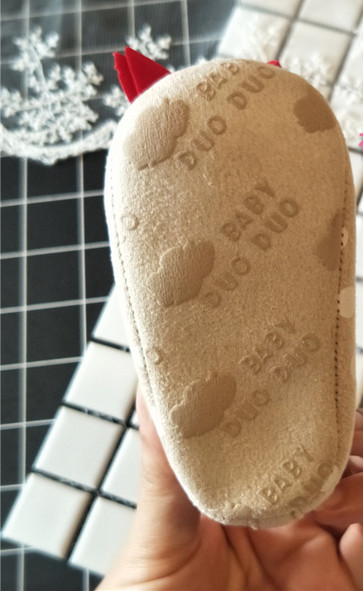 Pantofi pentru bebelusi cu panglica in alb