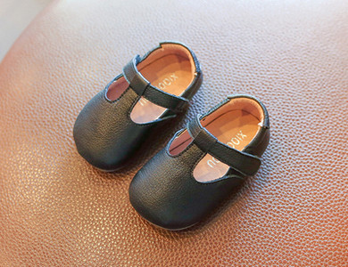 Бебешки обувки в четири цвята за момичета