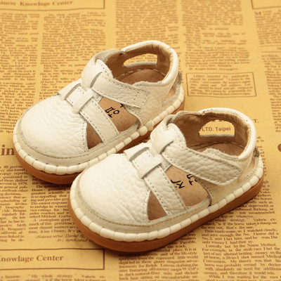 Бебешки обувки в три цвята от еко кожа