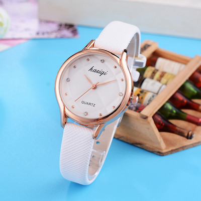 Дамски модерен часовник в два модела - различни цветове