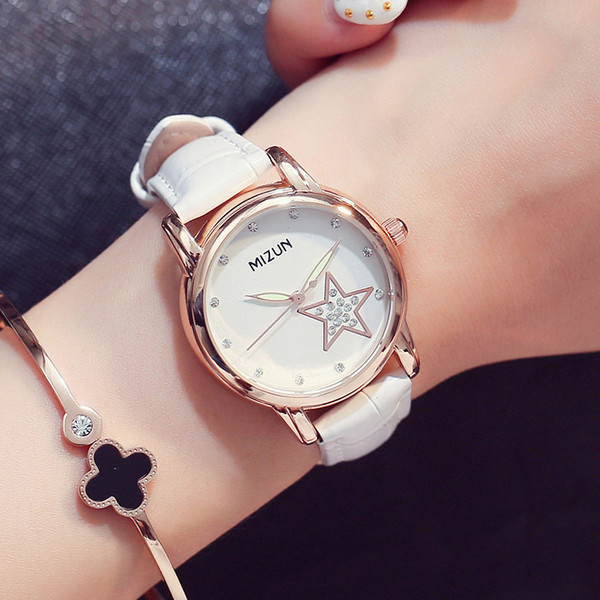 Öko bőrből készült modern női karóra többféle színben