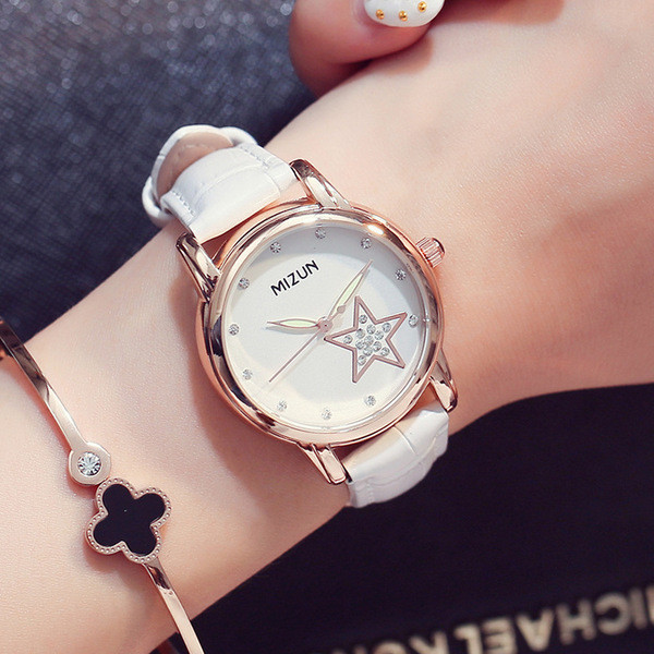 Öko bőrből készült modern női karóra többféle színben