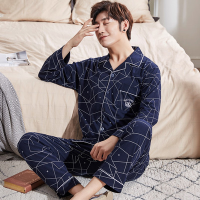 Мъжка пижама в няколко модела и цвята