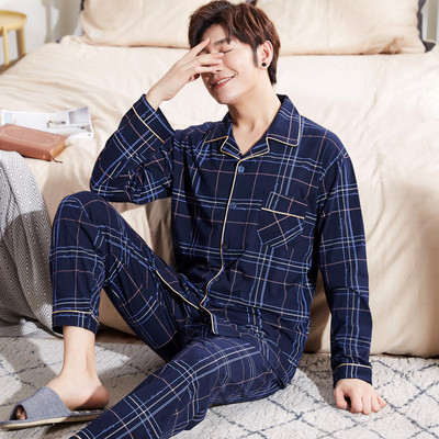 Мъжка пижама в няколко модела и цвята