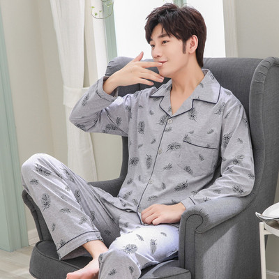 Мъжка пижама в няколко модела и цвята