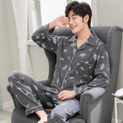 Мъжка пижама в няколко модела и цвята