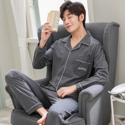 Мъжка пижама в няколко модела и цвята