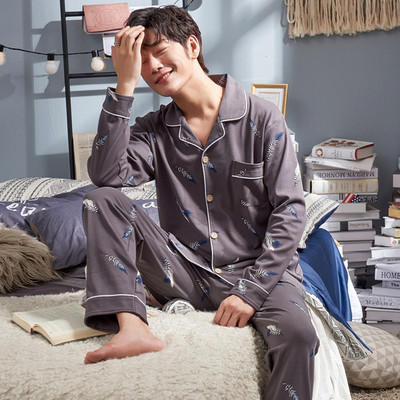 Мъжка пижама в няколко модела и цвята