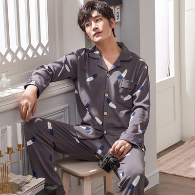 Мъжка пижама в няколко модела и цвята