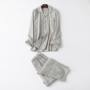 Férfi pizsama több modellben két részben