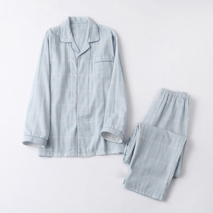 Férfi pizsama több modellben két részben