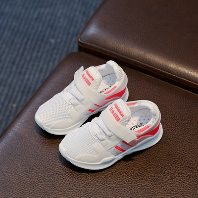 Модерни детски маратонки за момичета с лепенки в няколко цвята 