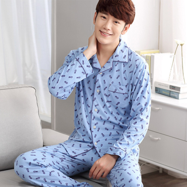 Мъжки пижами в няколко модела