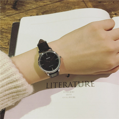 Дамски часовник в няколко цвята подходящ за ежедневието