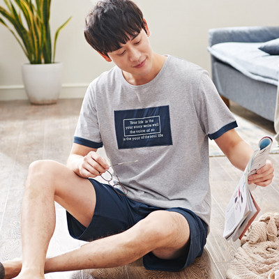 Мъжка лятна пижама с V-образно деколте