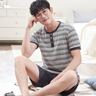 Мъжка лятна пижама с V-образно деколте