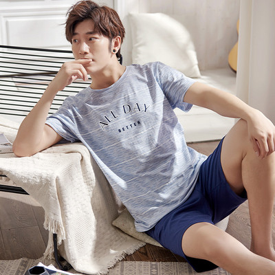 Мъжка лятна пижама с V-образно деколте