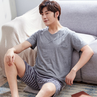 Мъжка лятна пижама с V-образно деколте