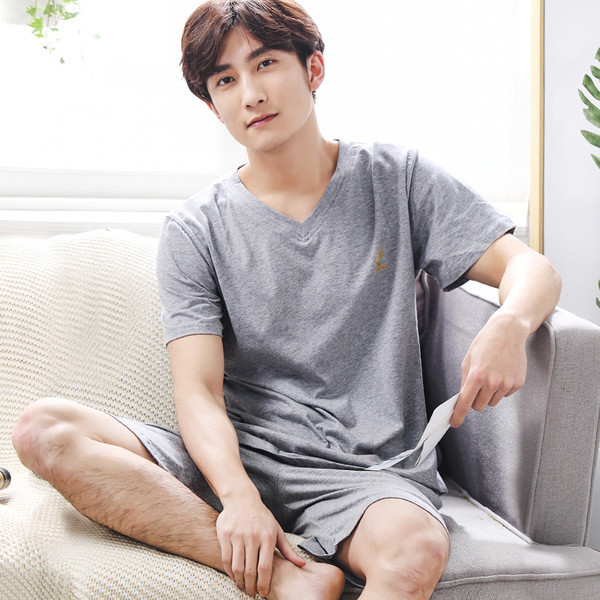 Мъжка лятна пижама с V-образно деколте