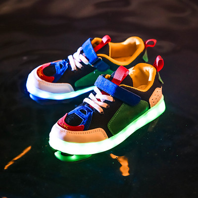 Модерни детски маратонки в два модела за момичета и момчета в няколко цвята