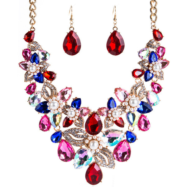 Дамски стилен комплект в три цвята - колие и обеци