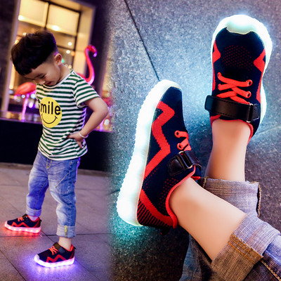 Világító gyerekcipő több színben matricával