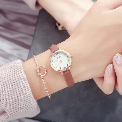 Elegáns női karóra vékony szíjjal, többféle színben