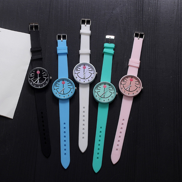 Ceas de dama potrivit pentru utilizarea de zi cu zi in mai multe culori