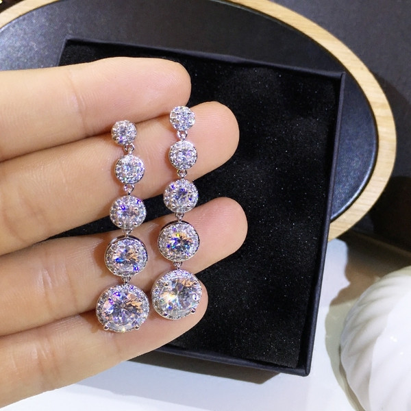 Cercei eleganti de dama cu pietre decorative