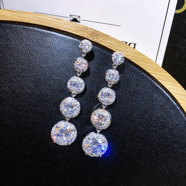 Cercei eleganti de dama cu pietre decorative