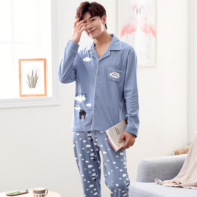 Férfi pizsama sötét és világos színekben