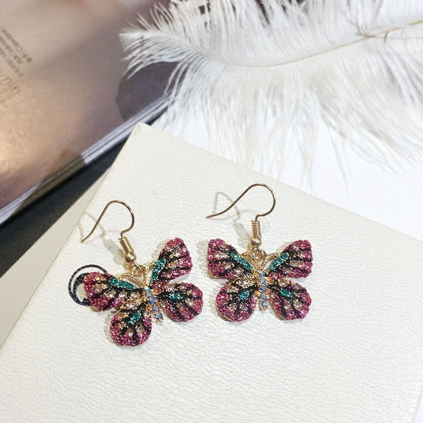 Cercei de dama colorati in forma de fluture