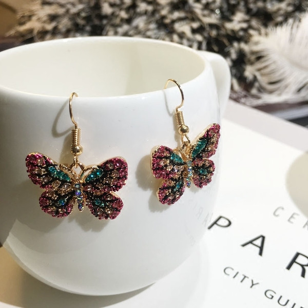Cercei de dama colorati in forma de fluture