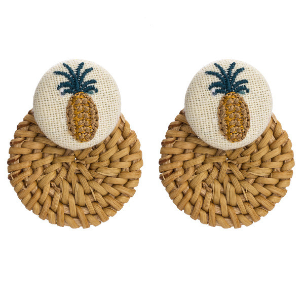 Kerek alakú női fülbevaló hímzéssel