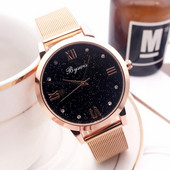 Női karóra különböző modellekben