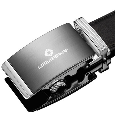 Stílusos férfi öv többféle modellben, különböző csatokkal