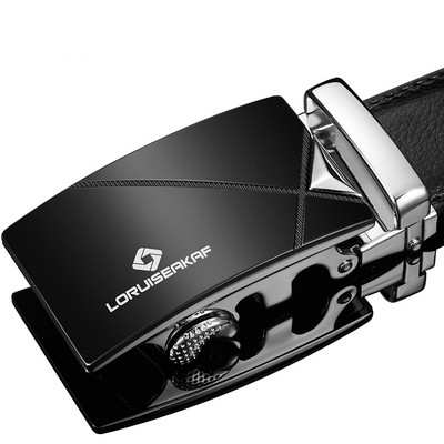 Stílusos férfi öv többféle modellben, különböző csatokkal