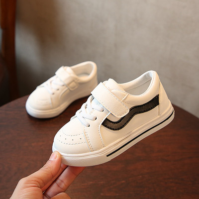 Modern gyerekkendők lányoknak és fiúknak több színben matricával