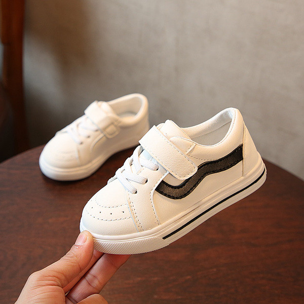 Modern gyerekkendők lányoknak és fiúknak több színben matricával