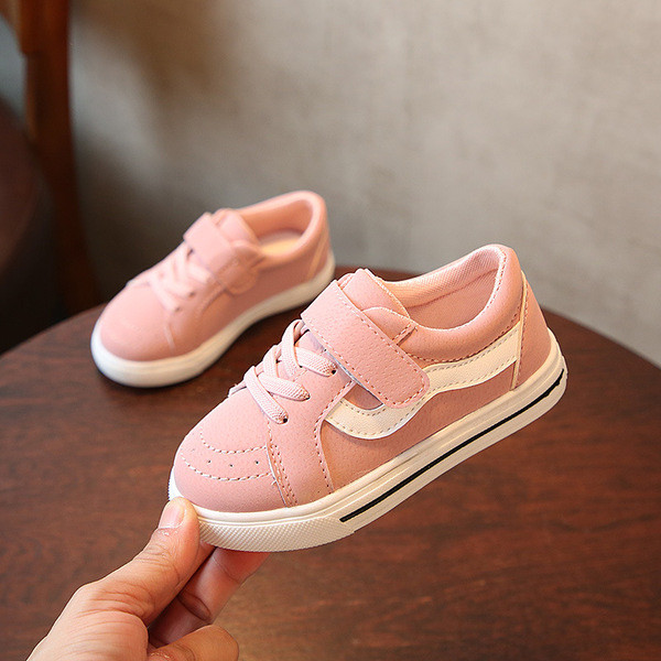 Modern gyerekkendők lányoknak és fiúknak több színben matricával