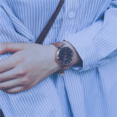 Ceas de dama modern in mai multe culori