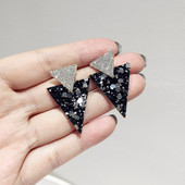 Háromszög alakú női alkalmi fülbevaló, két színben