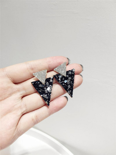 Háromszög alakú női alkalmi fülbevaló, két színben