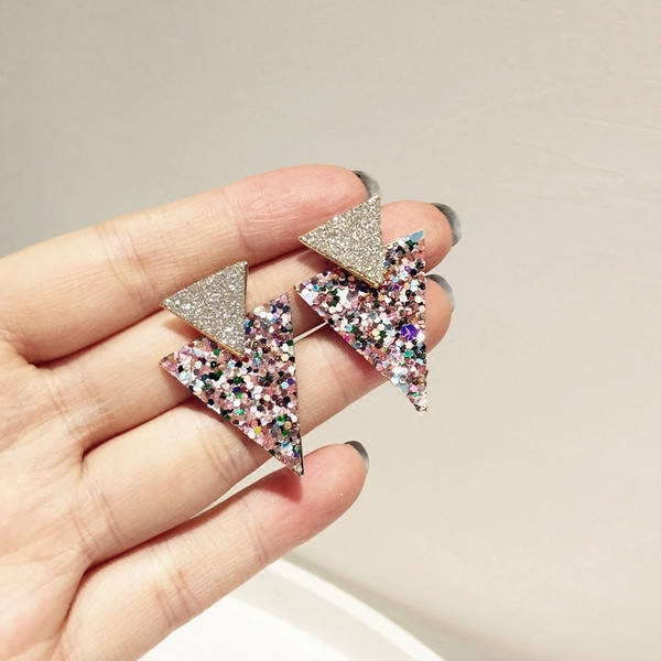 Háromszög alakú női alkalmi fülbevaló, két színben