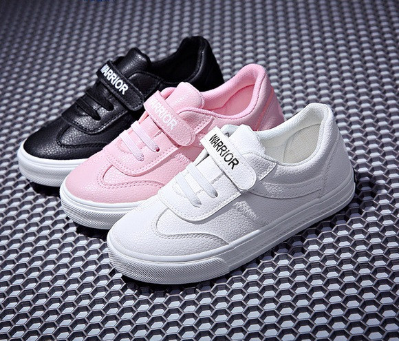 Modern gyerekkendők lányoknak és fiúknak több színben matricával