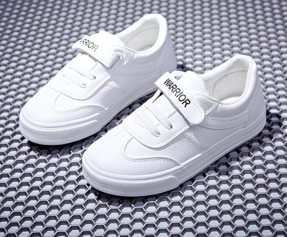 Modern gyerekkendők lányoknak és fiúknak több színben matricával