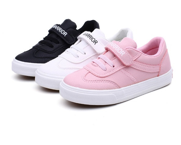 Modern gyerekkendők lányoknak és fiúknak több színben matricával