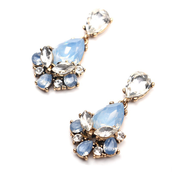 Díszkövekkel díszített női fülbevaló két színben