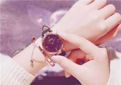 Ceas de dama modern in diferite culori